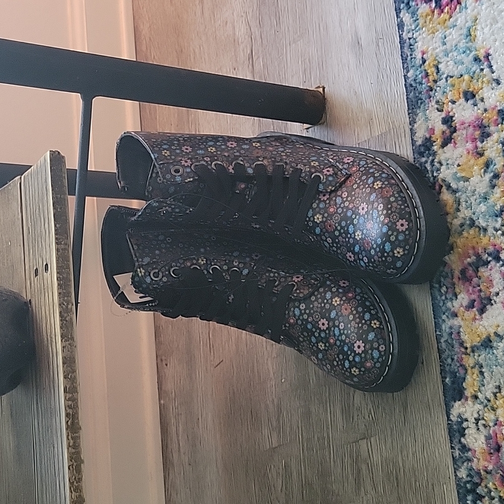 Sugar Boots Floral